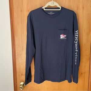 Vineyard Vines Men's Dark Blue Long Sleeve Santa Whale Pocket Tee